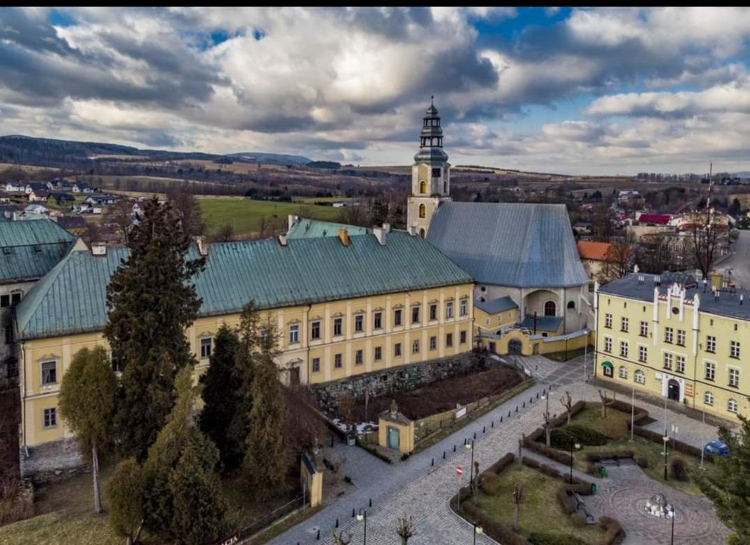 Wakacyjne Historie Apartamenty Międzylesie Zewnętrze zdjęcie